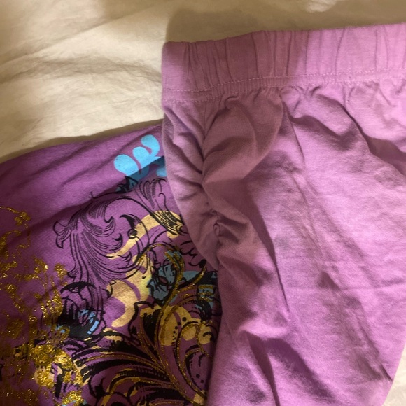 579 Purple Tee with Gold Design - Picture 4 of 6